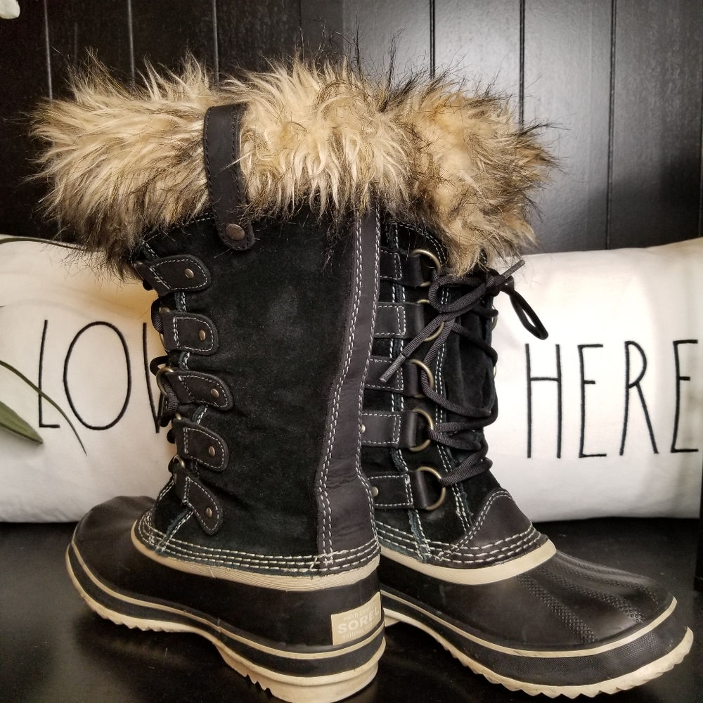 Waterproof Boots - Picture 2 of 7
